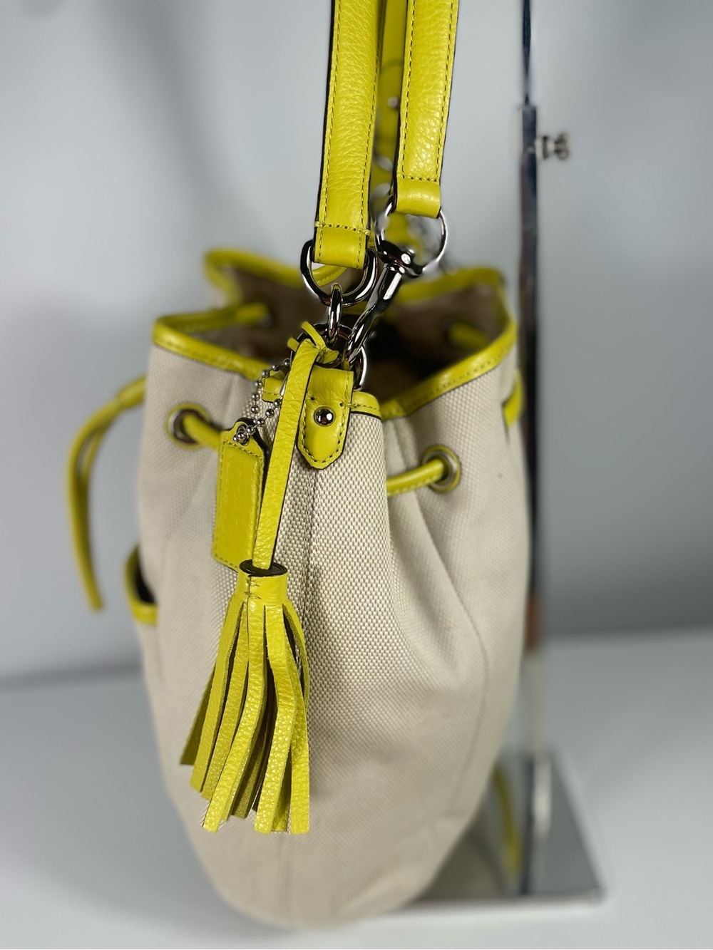LOW START Coach Avery Canvas Drawstring Bucket Bag - Picture 12 of 12